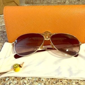 Tory Burch aviator holograph lens
